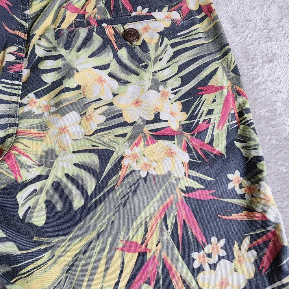 Aeropostale A87 NY Shorts Men Size S Mid Rise Yellow Painted Print Coastal‎